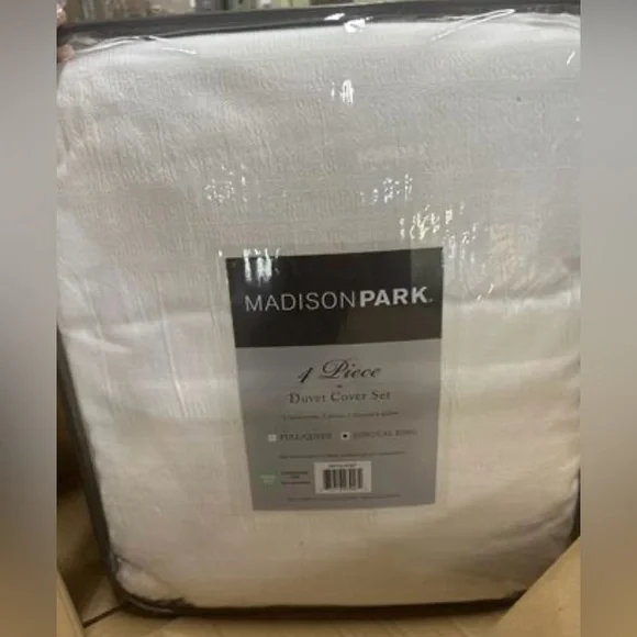 Madison Park Kate White Cotton Seersucker Duvet Cover Set King - Picture 7 of 8